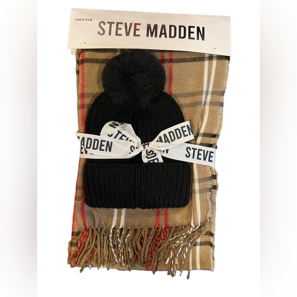 Steve Madden Hat & Scarf Set